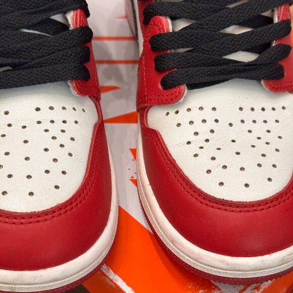 2022 Air Jordan 1 Retro High OG 'Chicago Lost & Found' 7.5 US - Picture 5 of 11